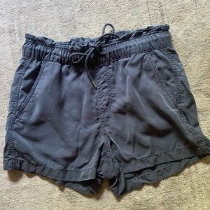Loft Emory Pull on shorts size Small